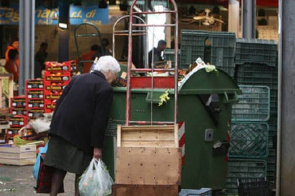 Copertina Povera Italia PubMe