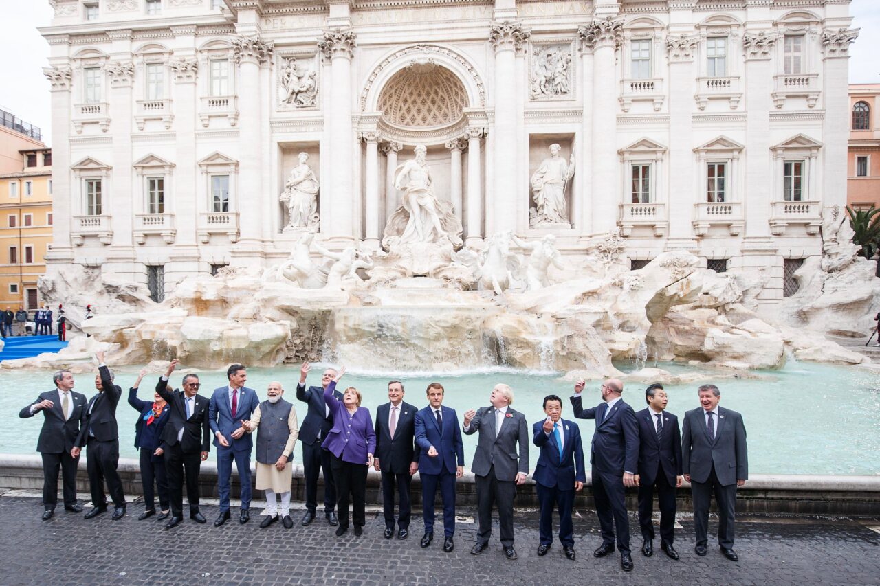 G20 i leader del mondo alla Fontana di Trevi per il lancio della monetina 59536378 scaled