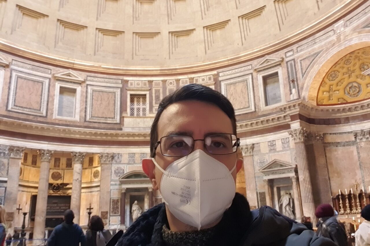 Dentro il Pantheon, Roma
