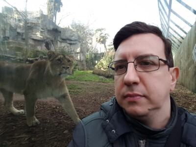 Al Bioparco di Roma, con la leonessa che mi guarda