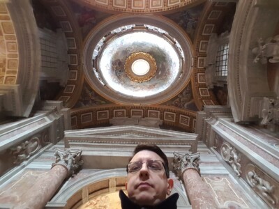 Dentro la Basilica di San Pietro, Roma